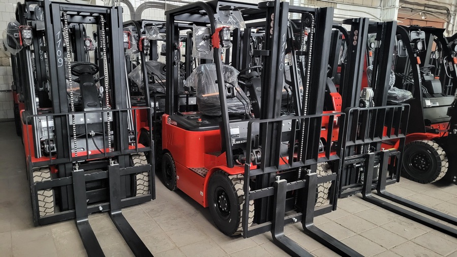 Тест-драйв складской техники на нашем складе в Каспийске